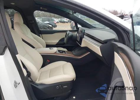 2021 Tesla Model X Long Range Dual Motor All-Wheel Drive z USA, uszkodzony, nr VIN 5YJXCBE50MF326779